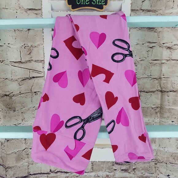 Leggings - Cutting Out Valentine Hearts - Picture 1 of 5
